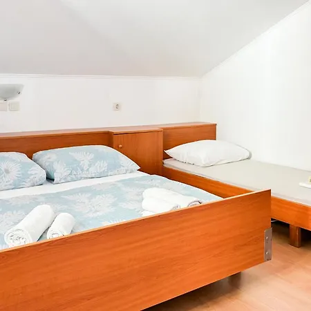 Stunning In Rab With Wifi *