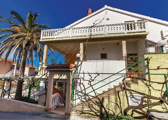 Appartement Stunning In Rab With Wifi *