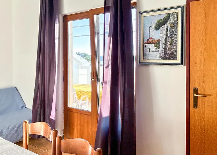 Апартаменты Stunning In Rab With Wifi