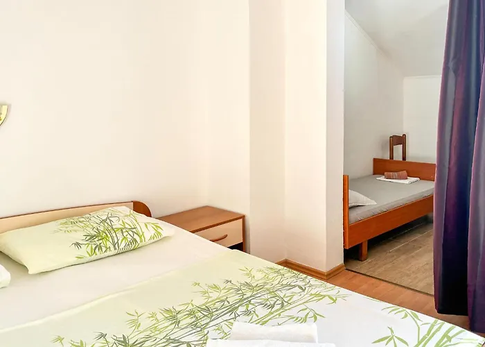 Stunning In Rab With Wifi Appartement *