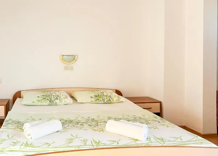 Stunning In Rab With Wifi Апартаменты Раб