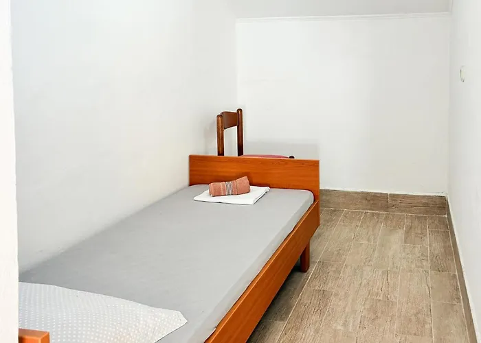 Stunning In Rab With Wifi